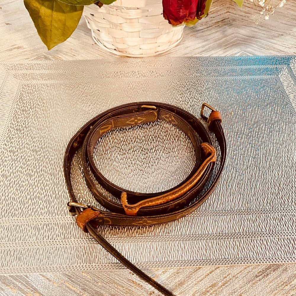 Louis Vuitton Strap Unversal Ajustabile size.
The price Is For 1 strap only!! - Picture 11 of 16